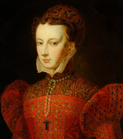 Portrait of a woman looking directly at the artist, wearing a Tudor ruff and red dress with padded shoulders, and a pearl necklace with a black Christian cross.